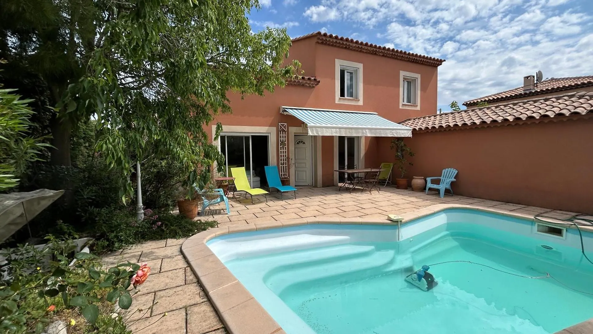 Villa Piscine Mer contacts
